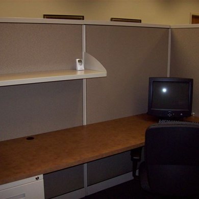 Milwaukee Office Furniture Showcase | View Computer & Standing Desks in